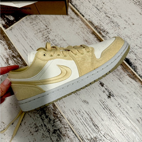 Brand New in box. Air Jordan 1 low women’s SE in Team Gold and Sail - Picture 1 of 6